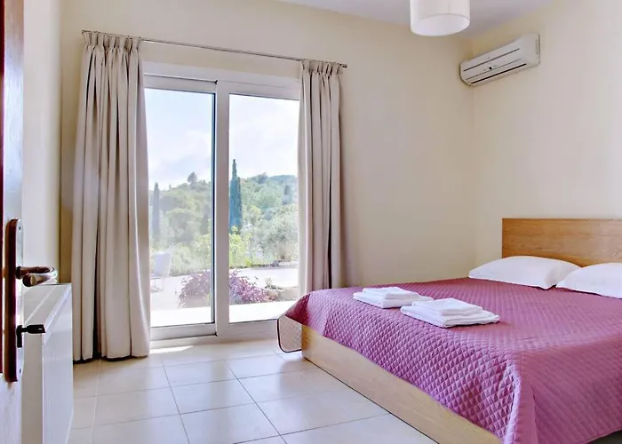 Апартаменты Poulades Villa, Corfu